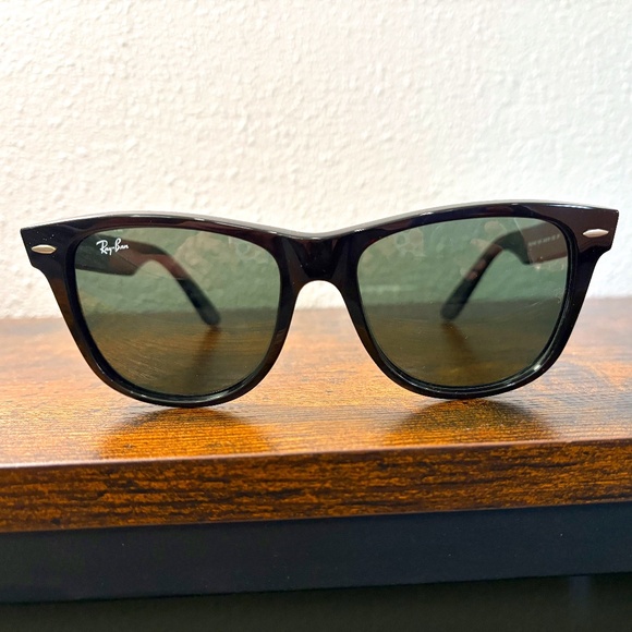 Ray-Ban New Wayfarer Classic sunglasses (RB2140). Black frame/green lenses - Picture 1 of 12
